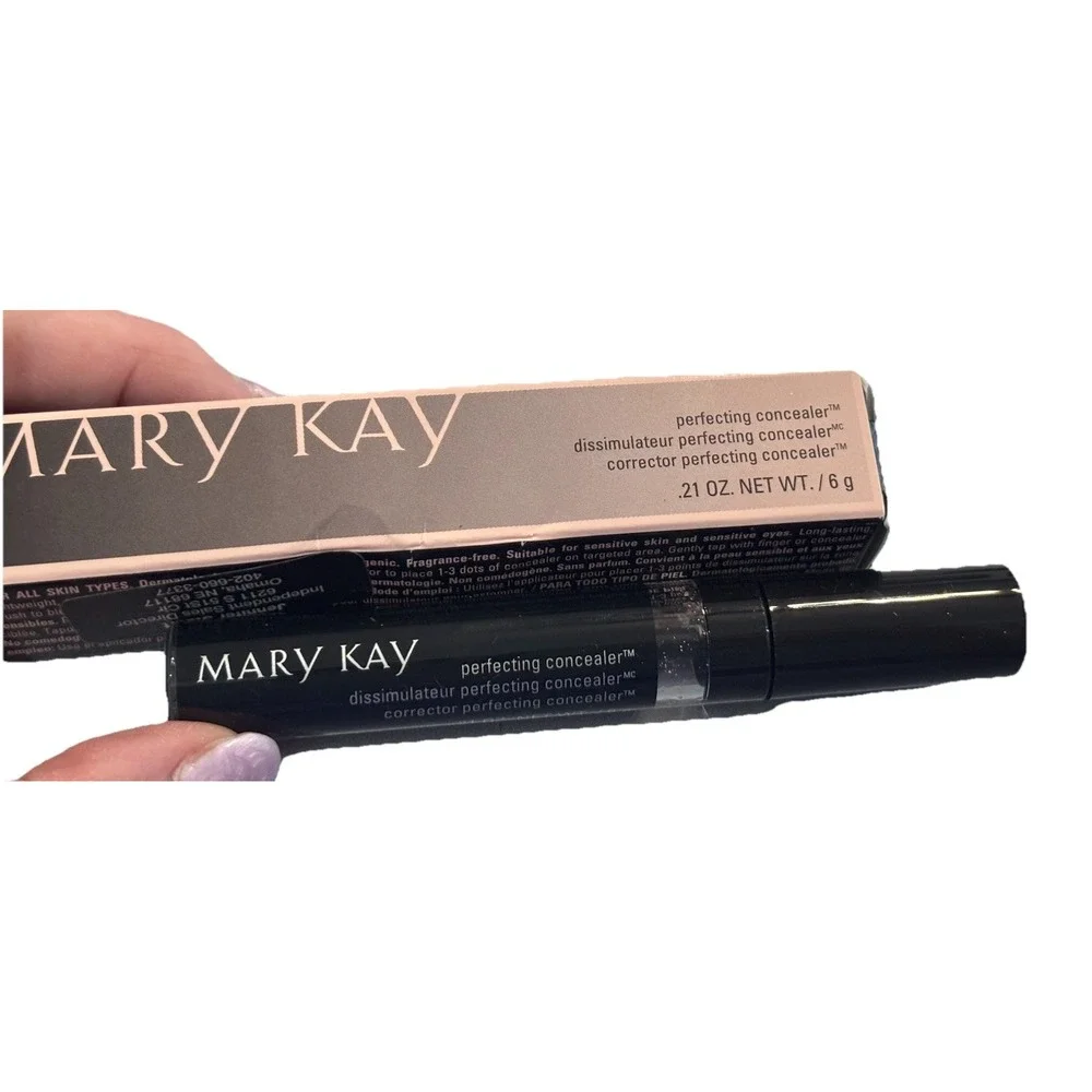 New In Box Mary Kay Perfecting Concealer Deep IVORY ~ Full Size  .21 oz~ 092192